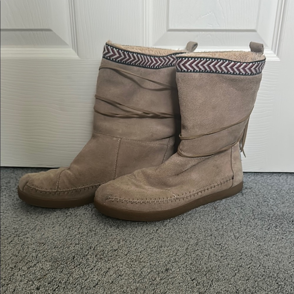 Toms Taupe Suede Winter Boots